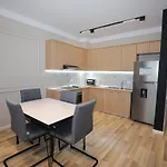 Apartament Miku -outstanding At Taiwan Tirana
