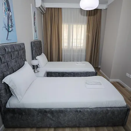 Miku -outstanding At Taiwan Apartment Tirana