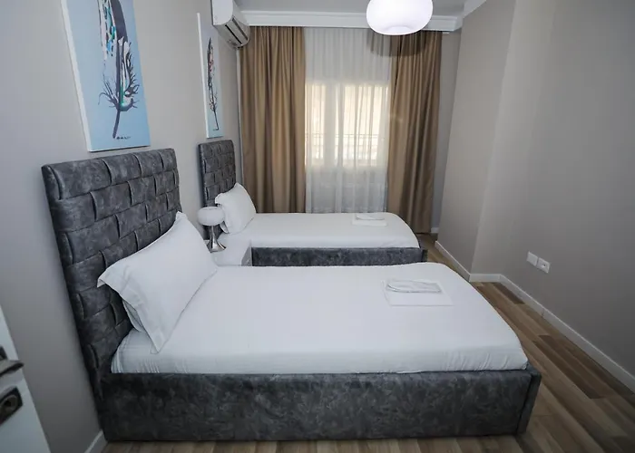 Miku -outstanding At Taiwan Apartamento Tirana